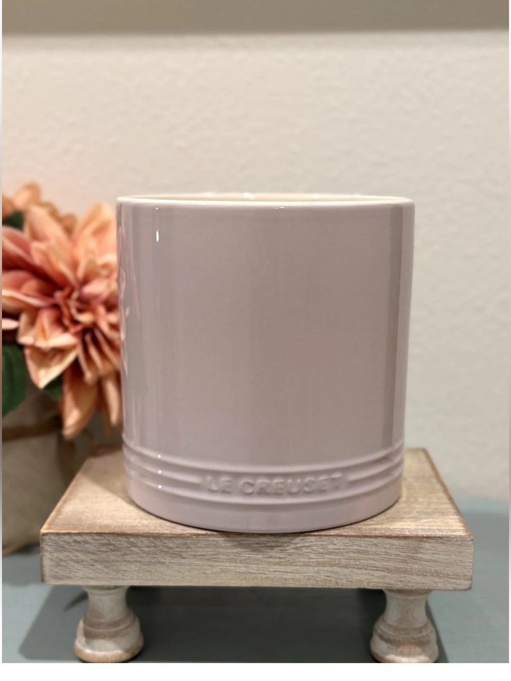 Le Creuset Stoneware Signature Utensil
Crock, 2.5L~2.7 Qt., SHALLOT